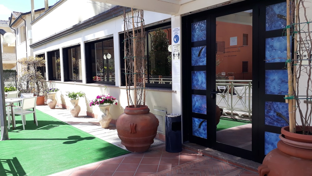 Marbella — hotel in Cervia