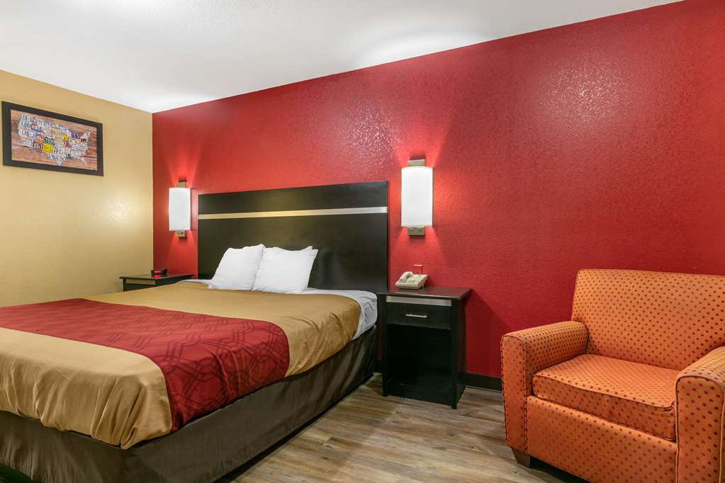 Econo Lodge Jonesboro - photo 15