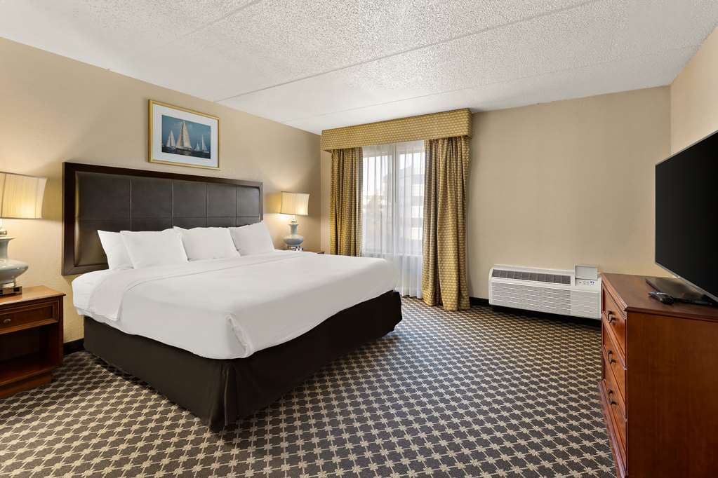 Hotel RL Cleveland Airport West - photo 15