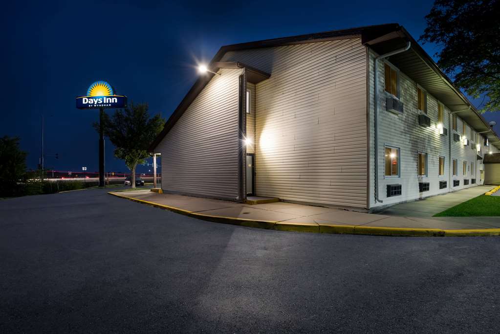 Days Inn by Wyndham Ankeny Des Moines - photo 10