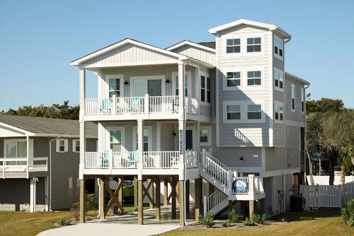 Porpoise Driven Life by Oak Island Accommodations - photo 32