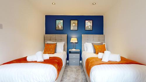Charming 3 Bed Bungalow Parking & Wifi Business and Leisure by Jesswood Properties — 4-Star Luxury Hotel in Hinckley, United Kingdom