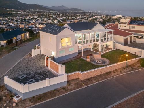 Vermont Vista With Pool — Hermanus