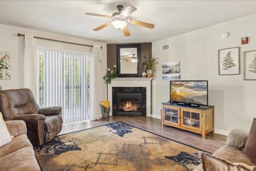 CL303 Splash 'n' Views - last minute hotel in Pigeon Forge