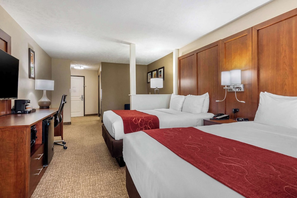 Comfort Suites Speedway Kansas City - photo 21