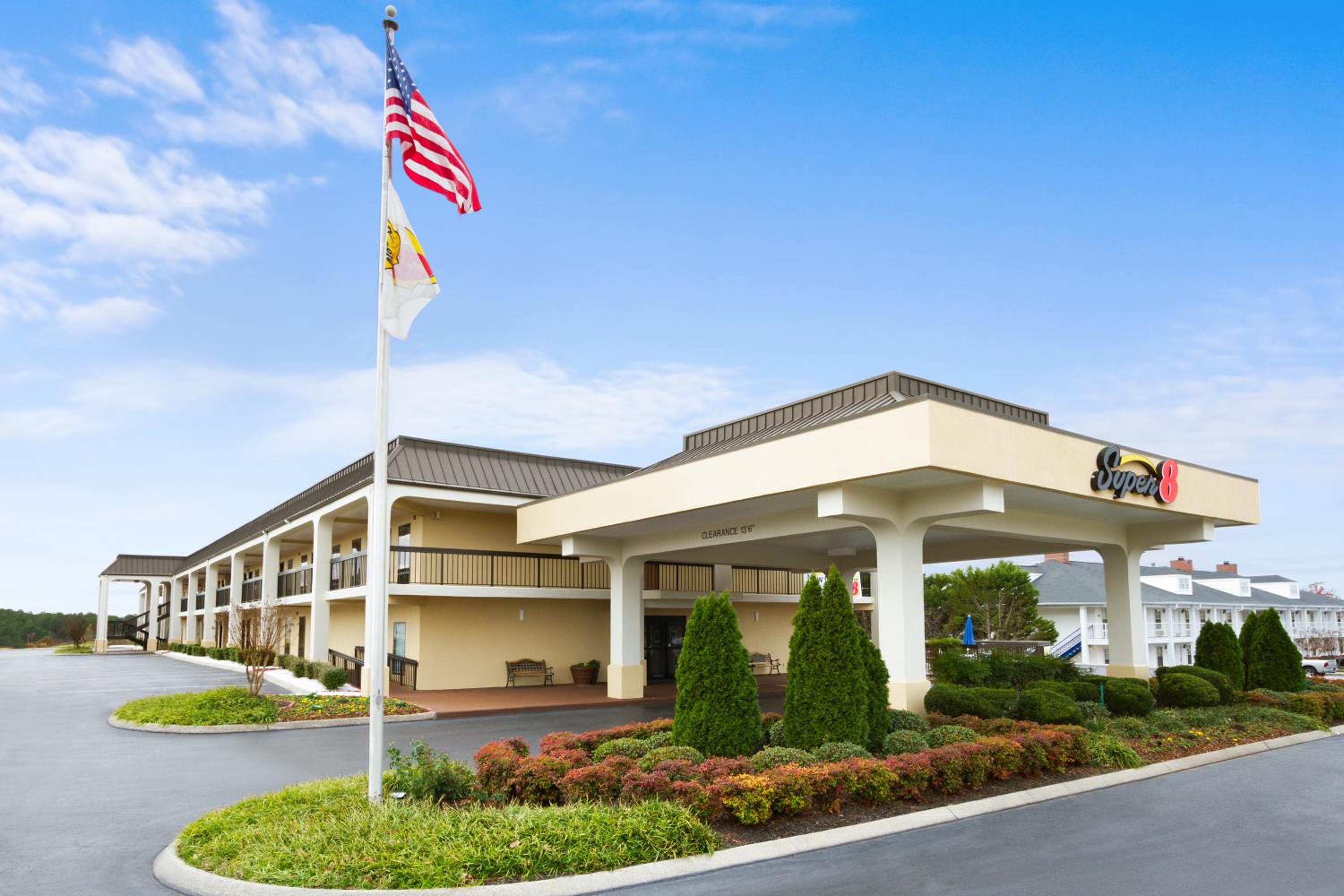Super 8 by Wyndham Calhoun - photo 6