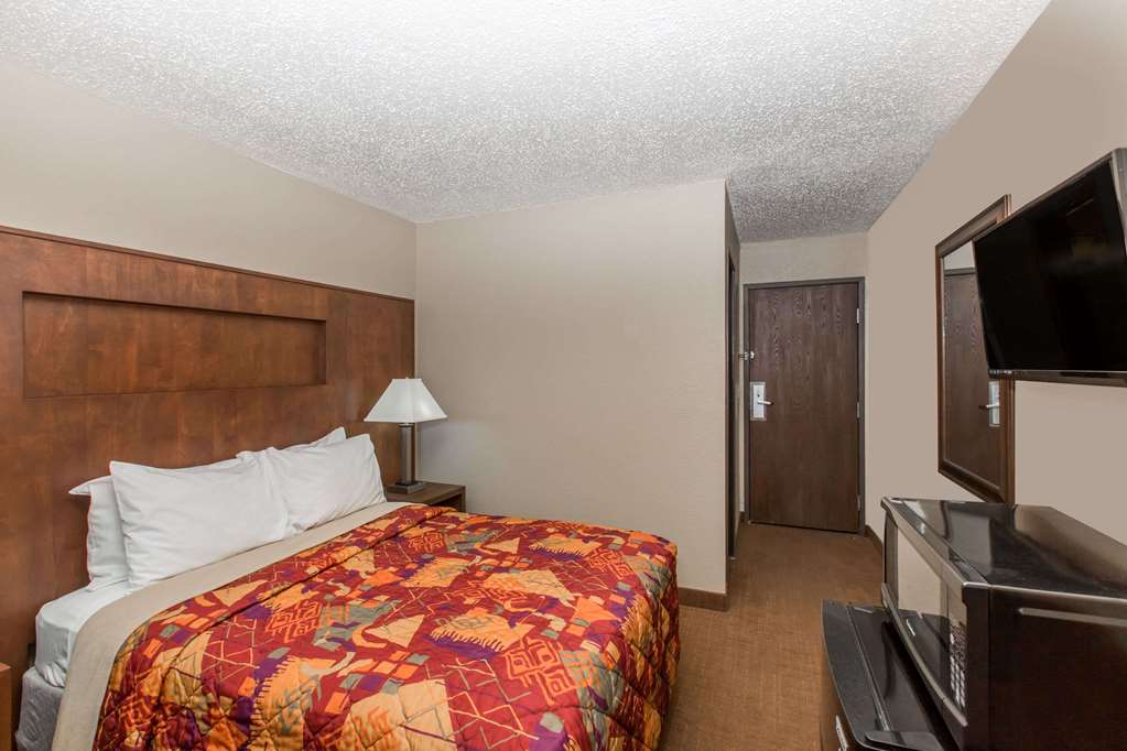 Days Inn by Wyndham Pierre - photo 15