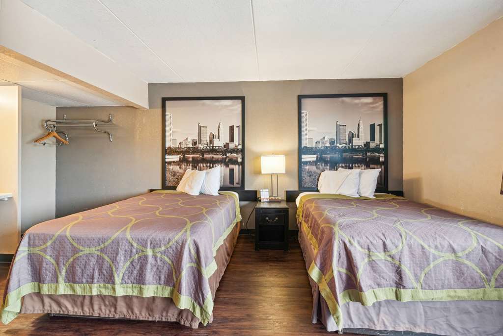 Super 8 by Wyndham Millbury Toledo - photo 29