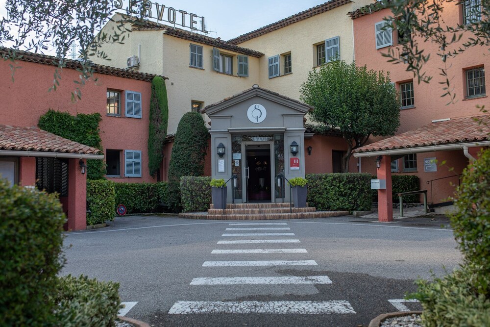 Servotel - last minute hotel in Castagniers