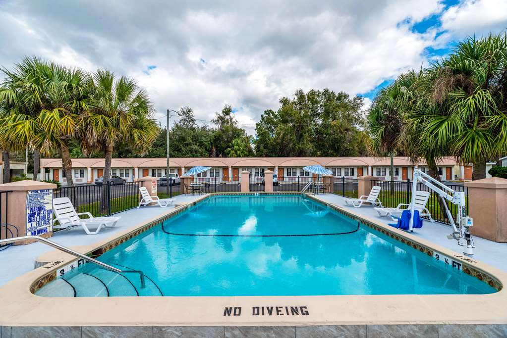 Econo Lodge Crystal River - photo 21