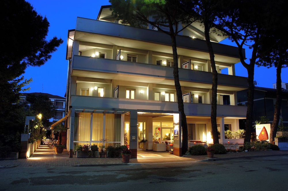 Hotel Eros Residence — 4-Star Luxury Hotel in Cervia, Italy