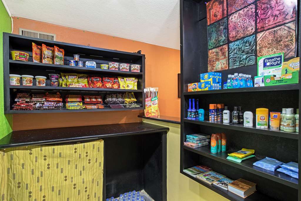 La Quinta Inn & Suites by Wyndham Salina - photo 62