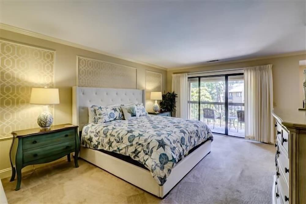 1099 Harbour South Club at The Sea Pines Resort - photo 8