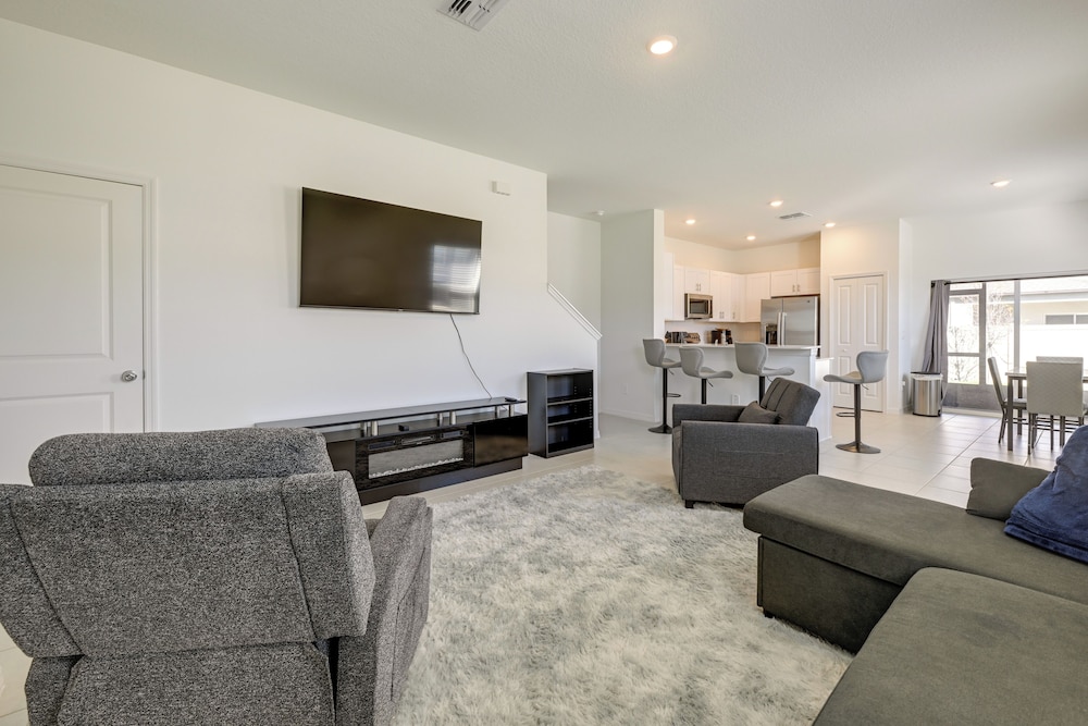 Newly Built Townhome 8 Mi to Manatee Viewing Ctr — 4-Star Luxury Hotel in Ruskin, United States