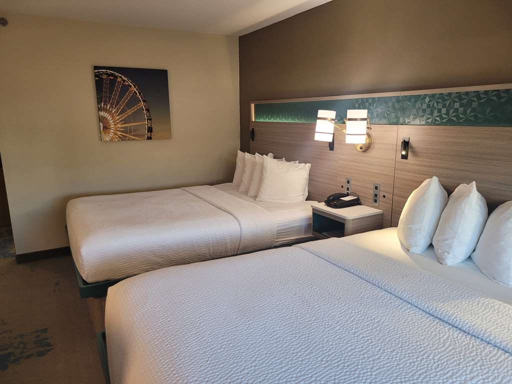 Best Western Plus Altoona Inn - photo 3