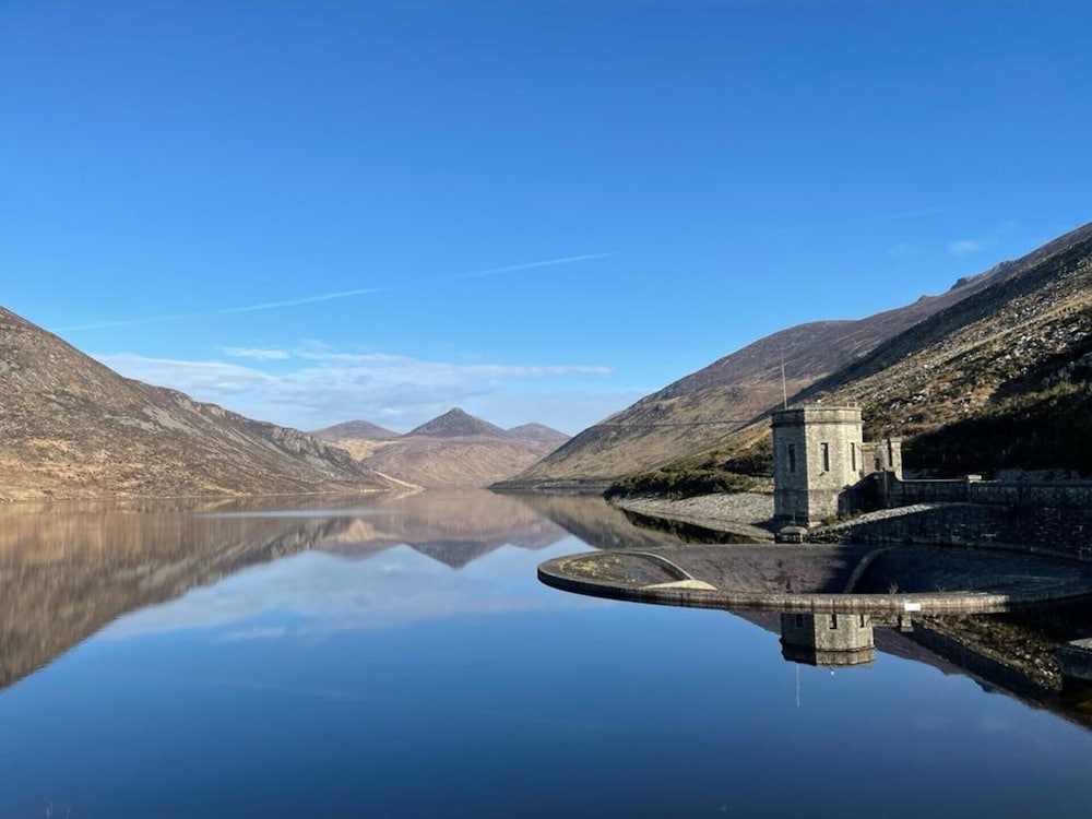 Foot of the Mournes Cottage Sleeps 4 Parking — 4-Star Luxury Hotel in Newry, United Kingdom