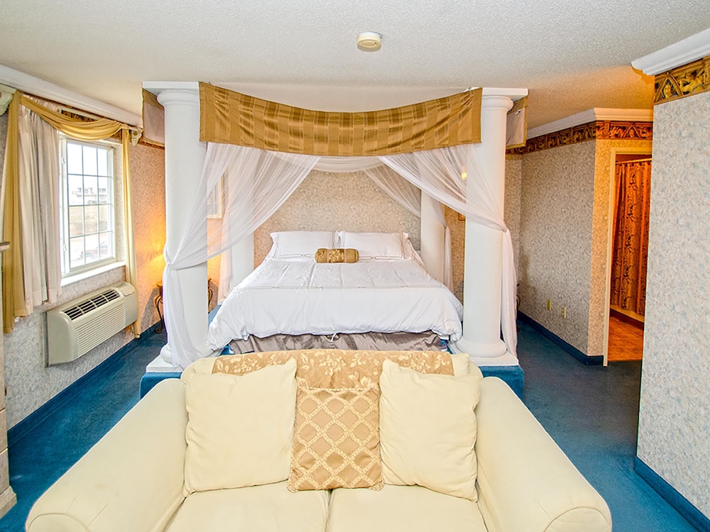 Urbana Inn & Suites - photo 13