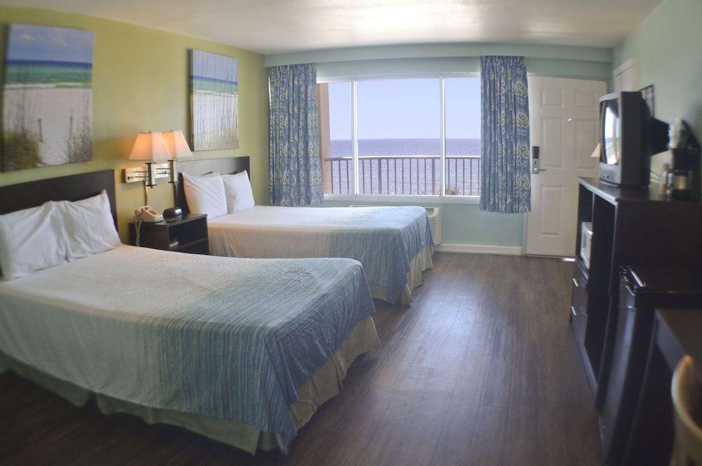 Boardwalk Beach Hotel - photo 4