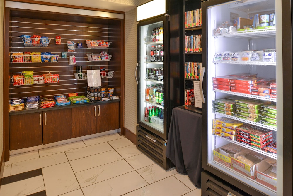 Holiday Inn Express & Suites Greenfield by IHG - photo 24