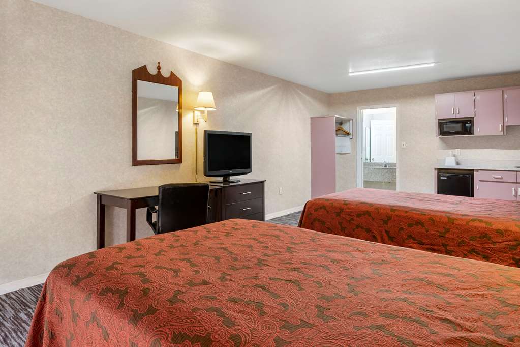 Rodeway Inn Clearwater Largo - photo 9