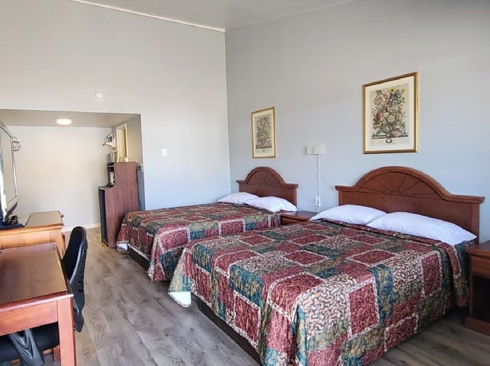 Welcome Inn And Suites - photo 15