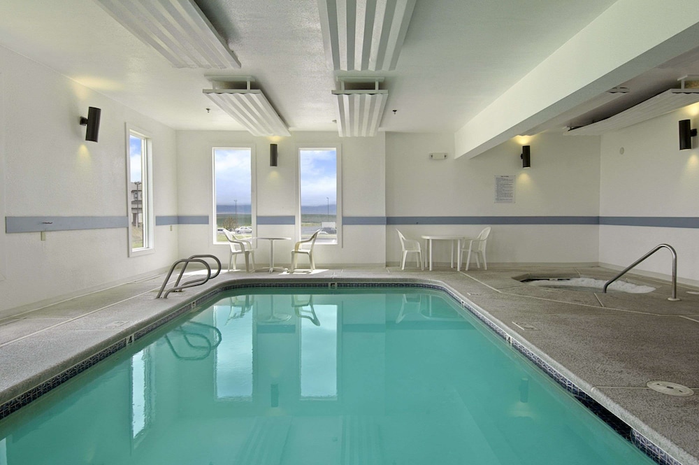 Super 8 by Wyndham Pendleton - photo 43