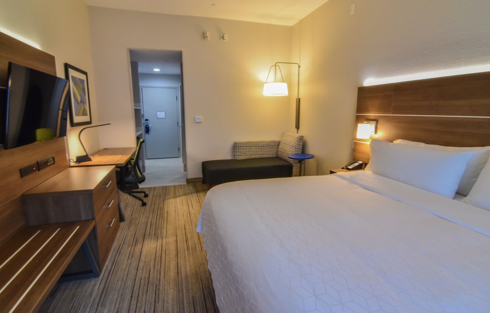 Holiday Inn Express & Suites Indianapolis Northwest by IHG - photo 18