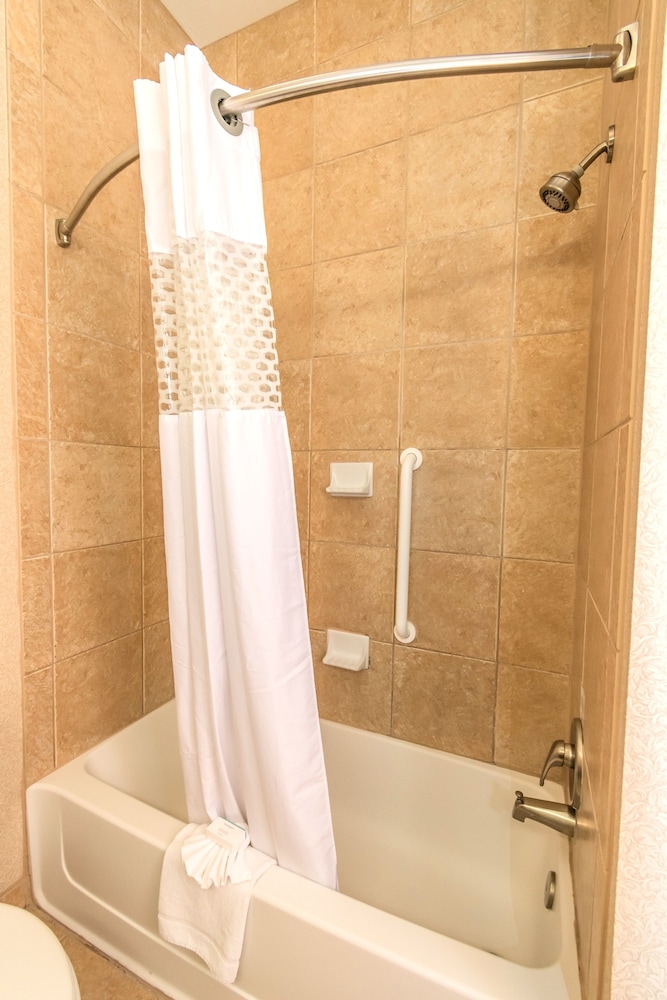 Hampton Inn and Suites College Station - photo 49