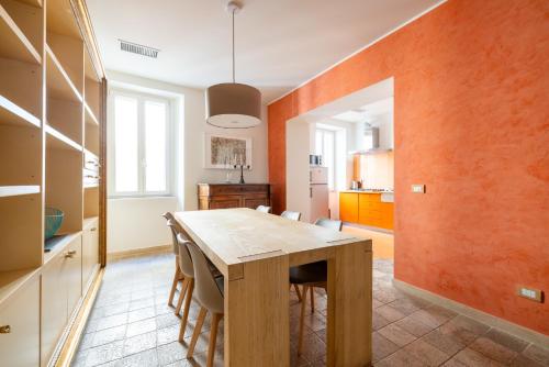 Cozy Appartment by Spanish Steps — 4-Star Luxury Hotel in Rome, Italy