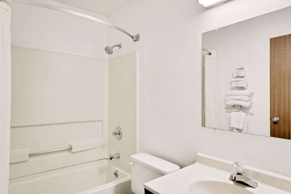 Super 8 by Wyndham Newburgh West Point Near Stewart Airport - photo 7
