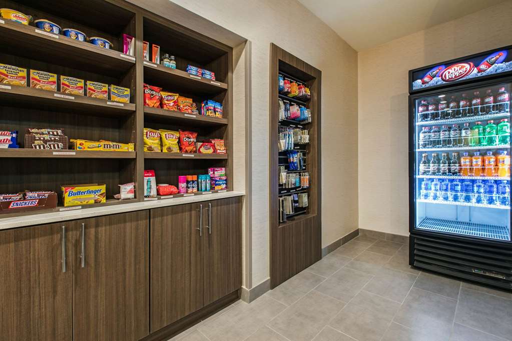 La Quinta Inn & Suites by Wyndham Fredericksburg - photo 2