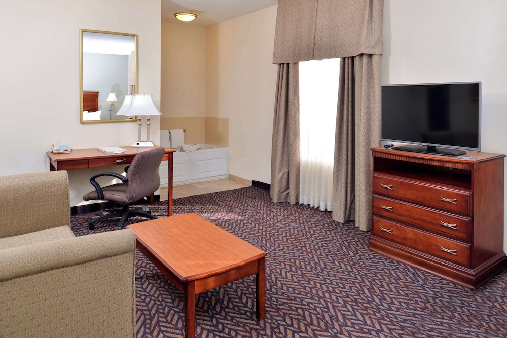 Hampton Inn & Suites Dayton Vandalia - photo 60