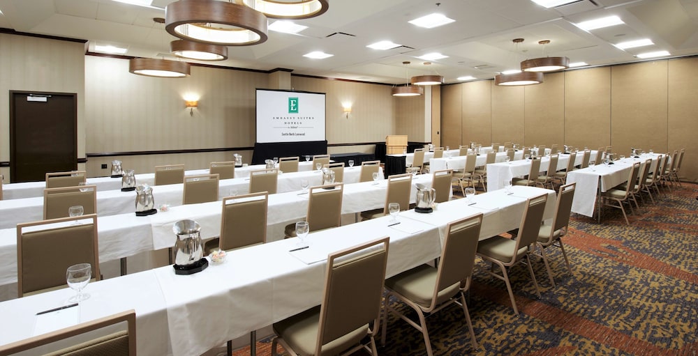 Embassy Suites by Hilton Seattle North Lynnwood - photo 57