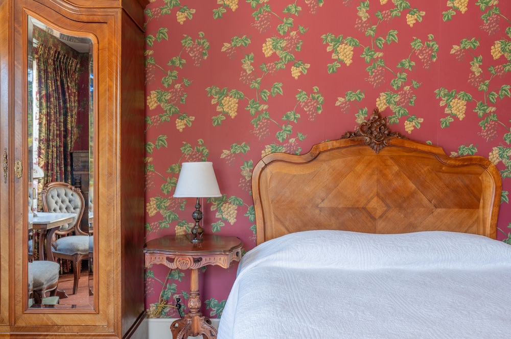 Martine Inn - photo 8