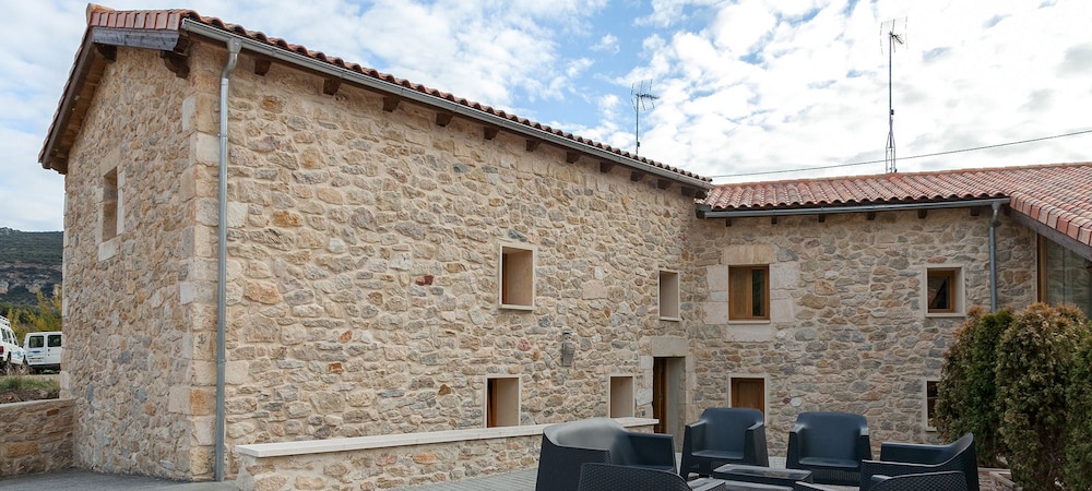 El Abrigaño del Cañon I y II — 4-Star Luxury Hotel in Montorio, Spain
