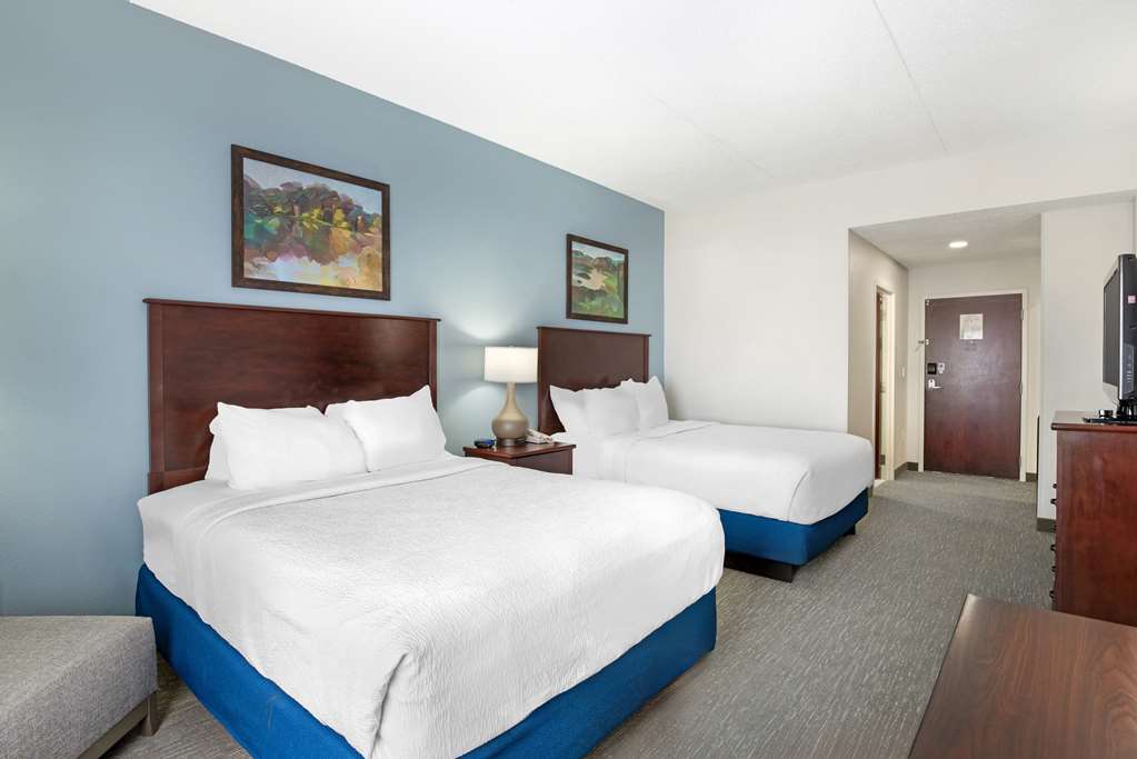 Best Western Plus Crossroads Inn & Suites - photo 15