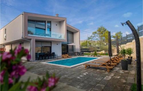 Gorgeous Home In Vrgorac With Wifi — 4-Star Luxury Hotel in Vrgorac, Croatia