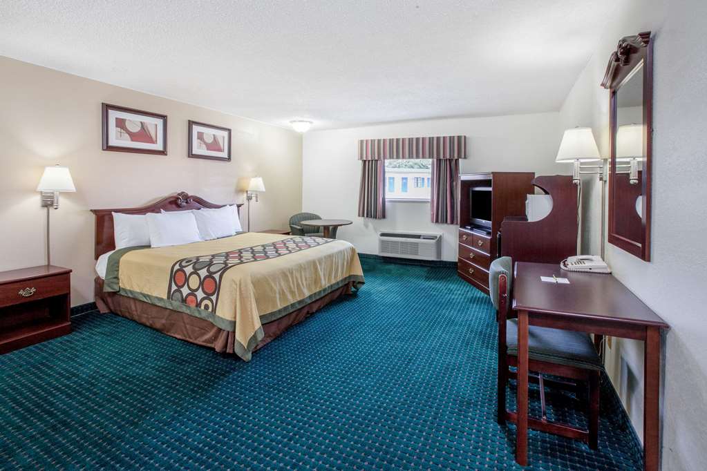 Super 8 by Wyndham Clinton - photo 7