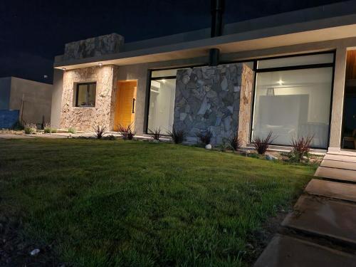 Tupungato entre viñas valle de Uco in San Jose, Argentina