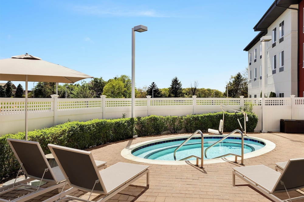 Hilton Garden Inn Riverhead - photo 30