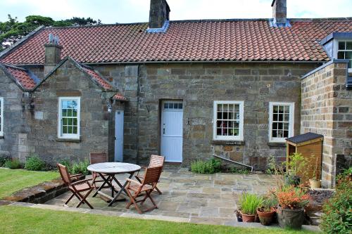 Finest Retreats Ingleby Manor Courtyard Cottage