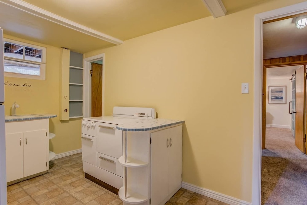 5BR Mnt Viewsdowntown Luxuryfirepit & RV Parking - photo 16