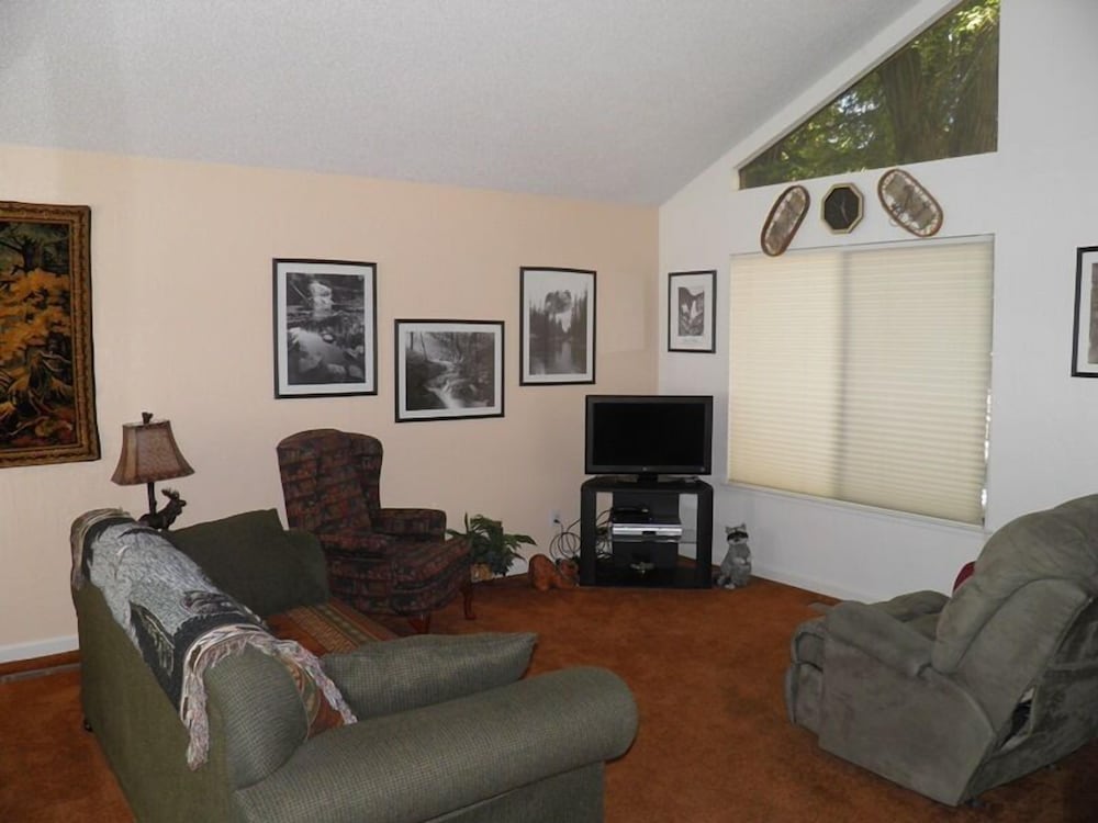 3832 Regina Rd. - photo 15