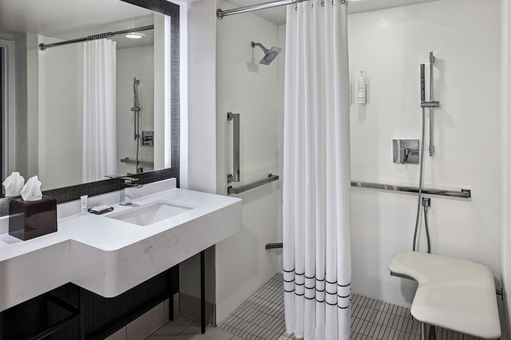 Bloomington Normal Marriott Hotel & Conference Center - photo 31