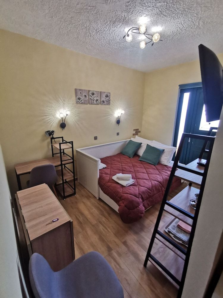 Serafi Cozy Rooms — 4-Star Luxury Hotel in Archangelos, Greece
