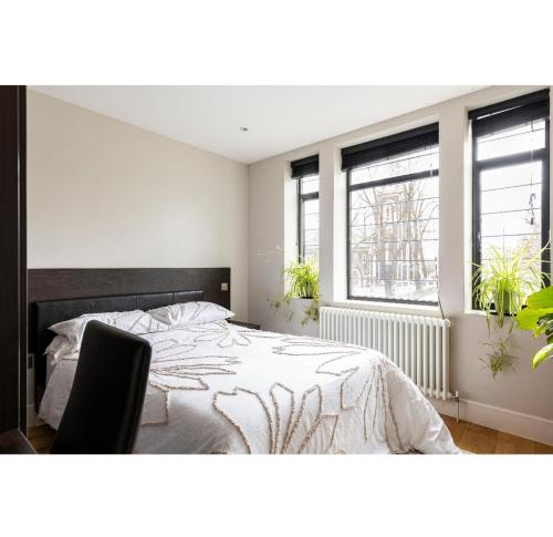 Spacious King Room on the Heart of Chiswick West London — 4-Star Luxury Hotel in London, United Kingdom