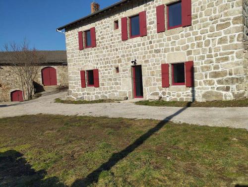 La Ferme D'adele - carbon neutral hotel in Tence