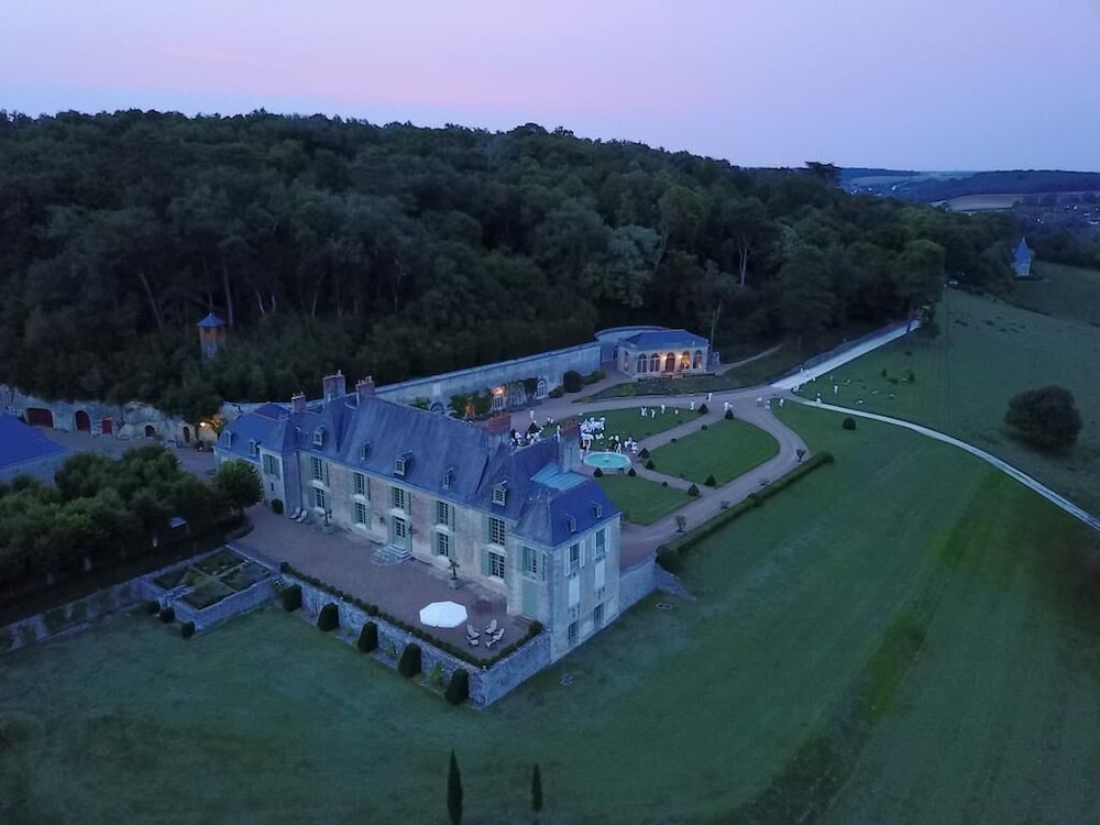 Château D'hodebert — 4-Star Luxury Hotel in Saint-Paterne-Racan, France