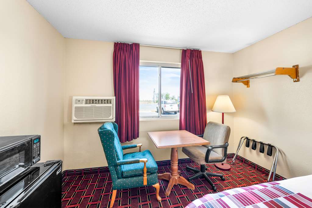 Americas Best Value Inn Decatur IL - photo 14