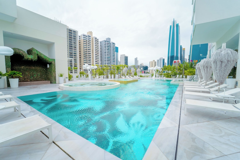 Exclusive and Luxurious 2BR at Wanders & Yoo — 4-Star Luxury Hotel in Panama, Panama